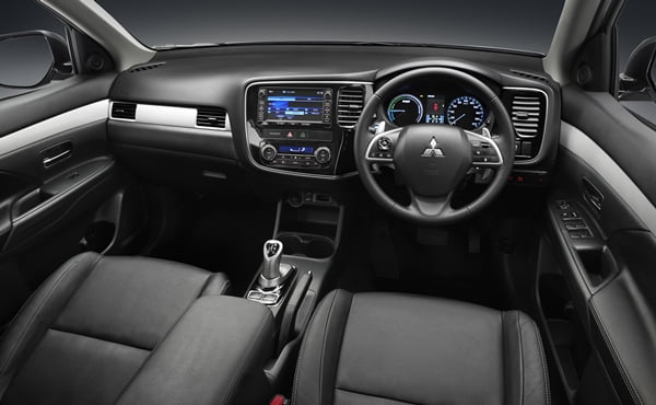 Mitsubishi Outlander PHEV AWD SUV 