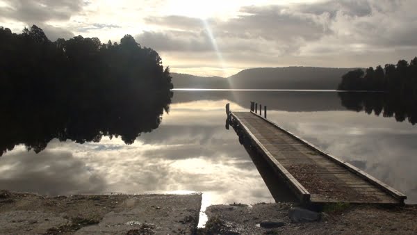 NZ 2014 Lake Paringa