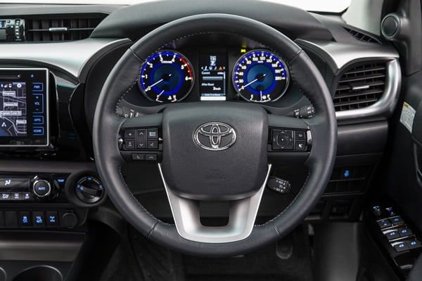 2015 Toyota HiLux 4x4 SR5 double cab