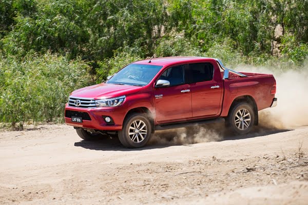 2015 Toyota HiLux 4x4 SR5 double cab