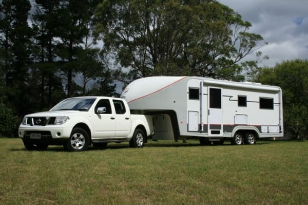 Venture VSX760 5th Wheeler External with Tow Vehicle