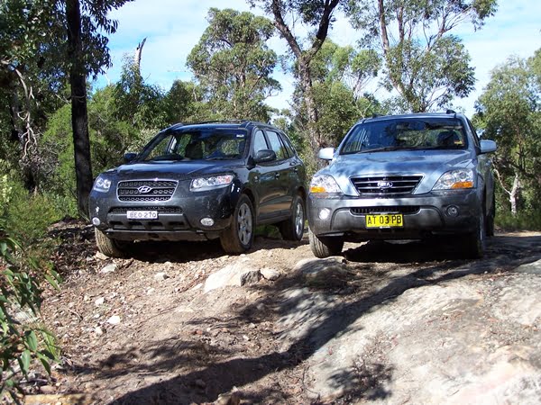 Hyundai Sante Fe and Kia Sorento Comparison