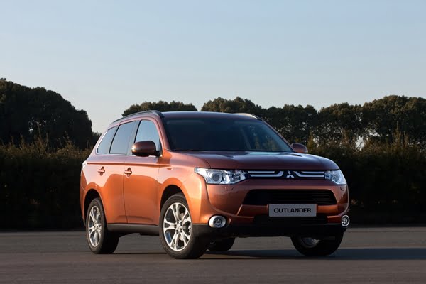 Mitsubishi all new Outlander at Geneva Motor Show 2012