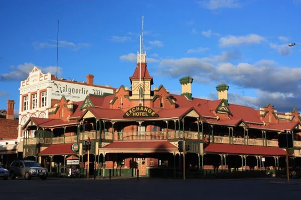 exchange hotel in Kalgoorlie corner view 600