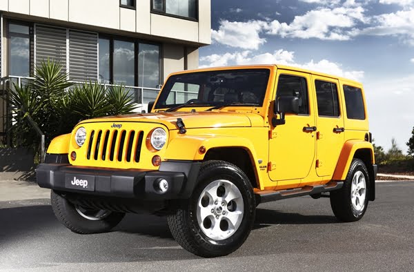 2013 Jeep Wrangler Overland exterior