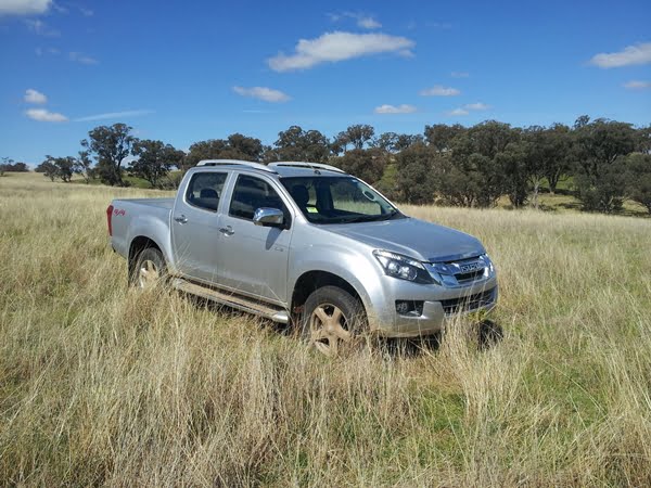 2013 Isuzu-D Max LS Terrain front