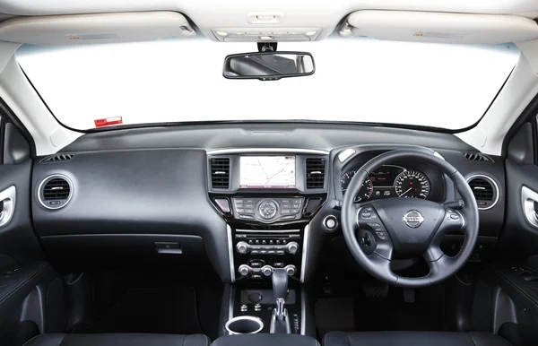 2014 Nissan Pathfinder TI dash