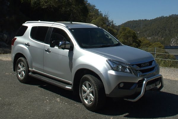 Isuzu MU-X LST main image WEB