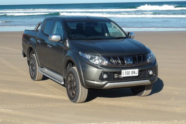 Mitsubishi Triton Exceed Samurai Beach 1