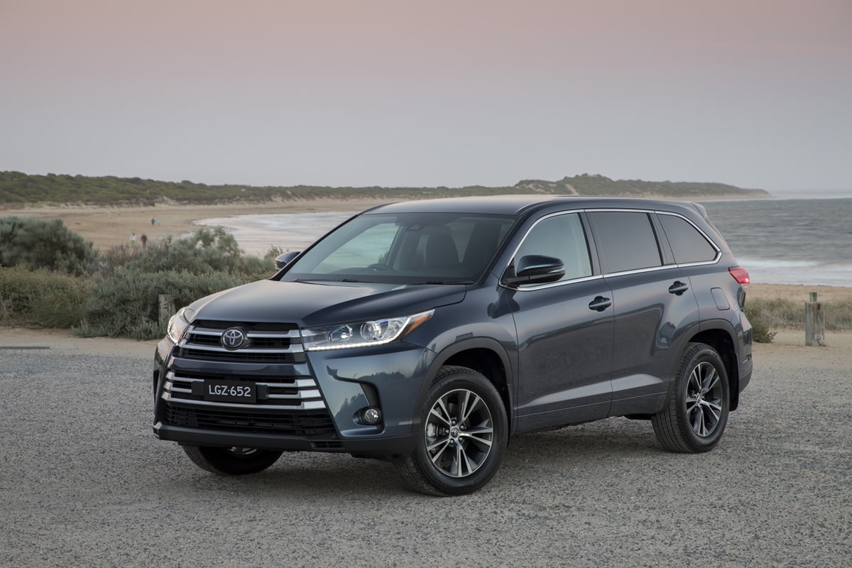 17 Toyota Kluger GX Front