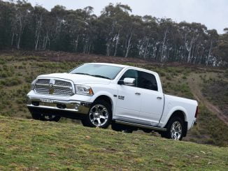 RAM 1500 Laramie 4WD 2