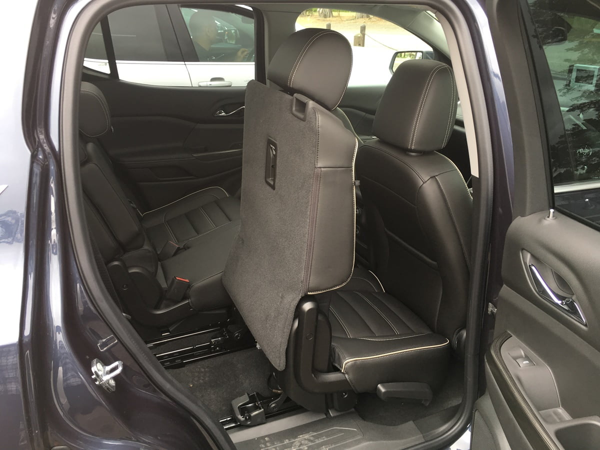 2019 Holden Acadia LTZ seat slide