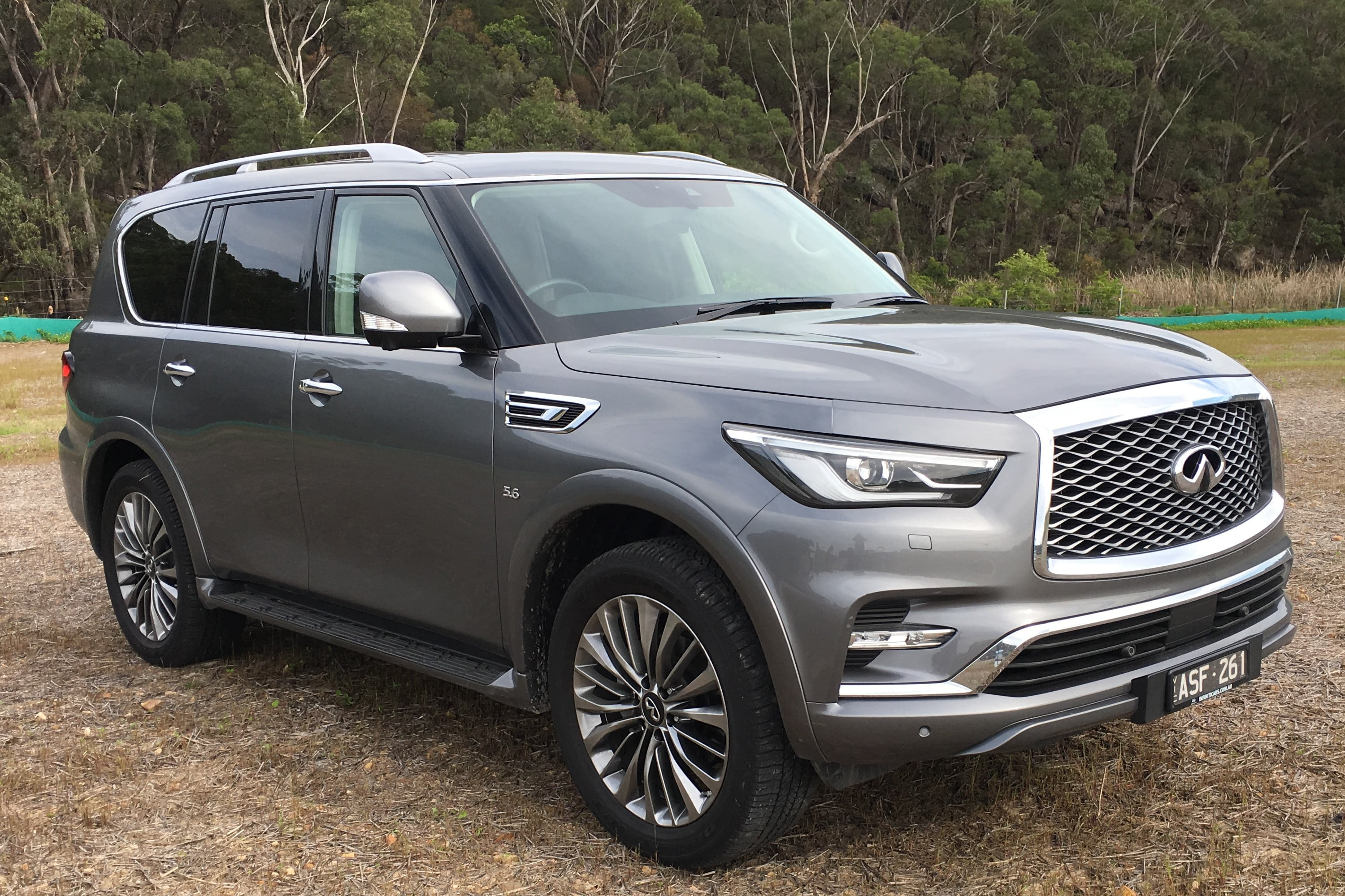 Infiniti QX80 front qtr 2