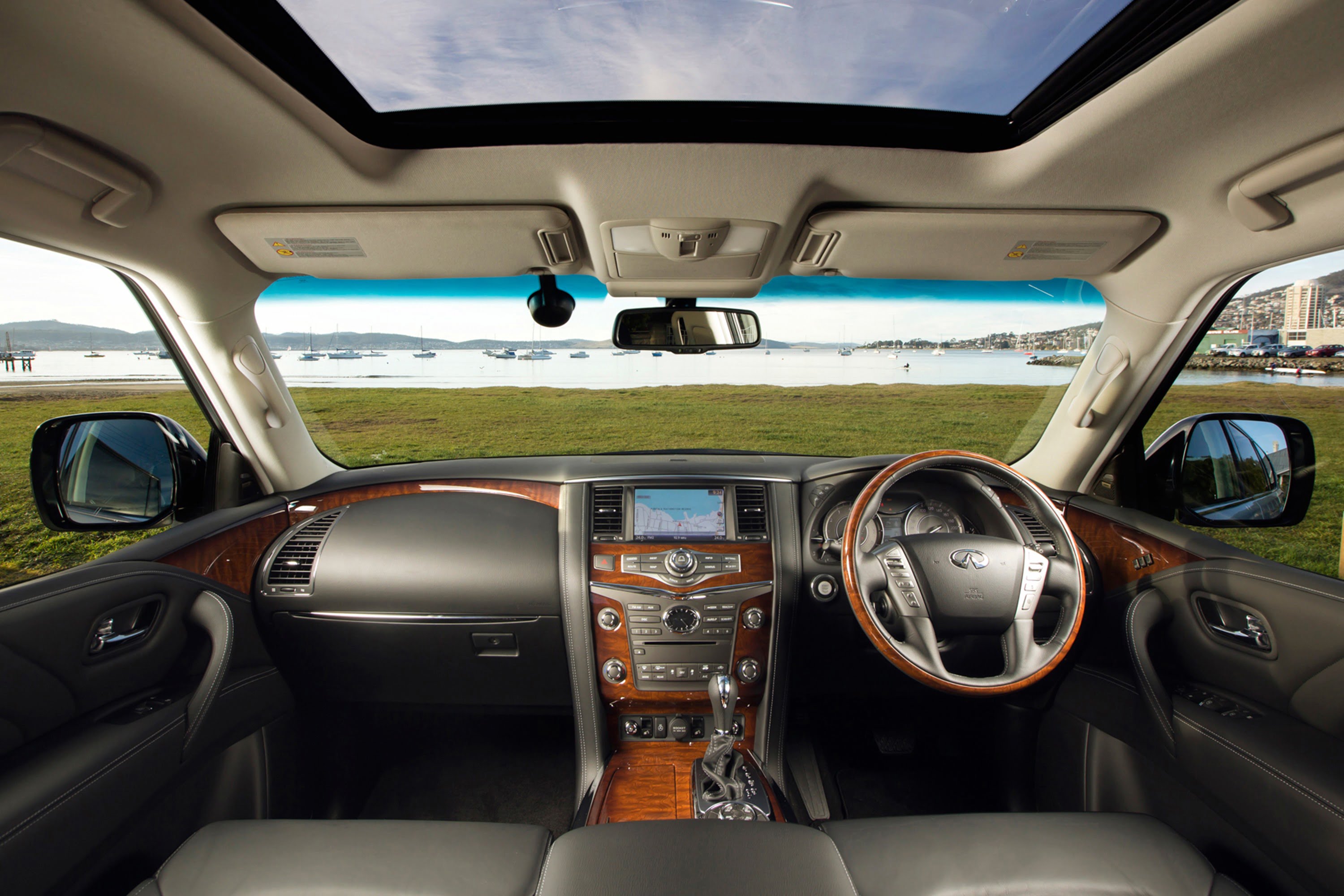 Infiniti QX80 interior