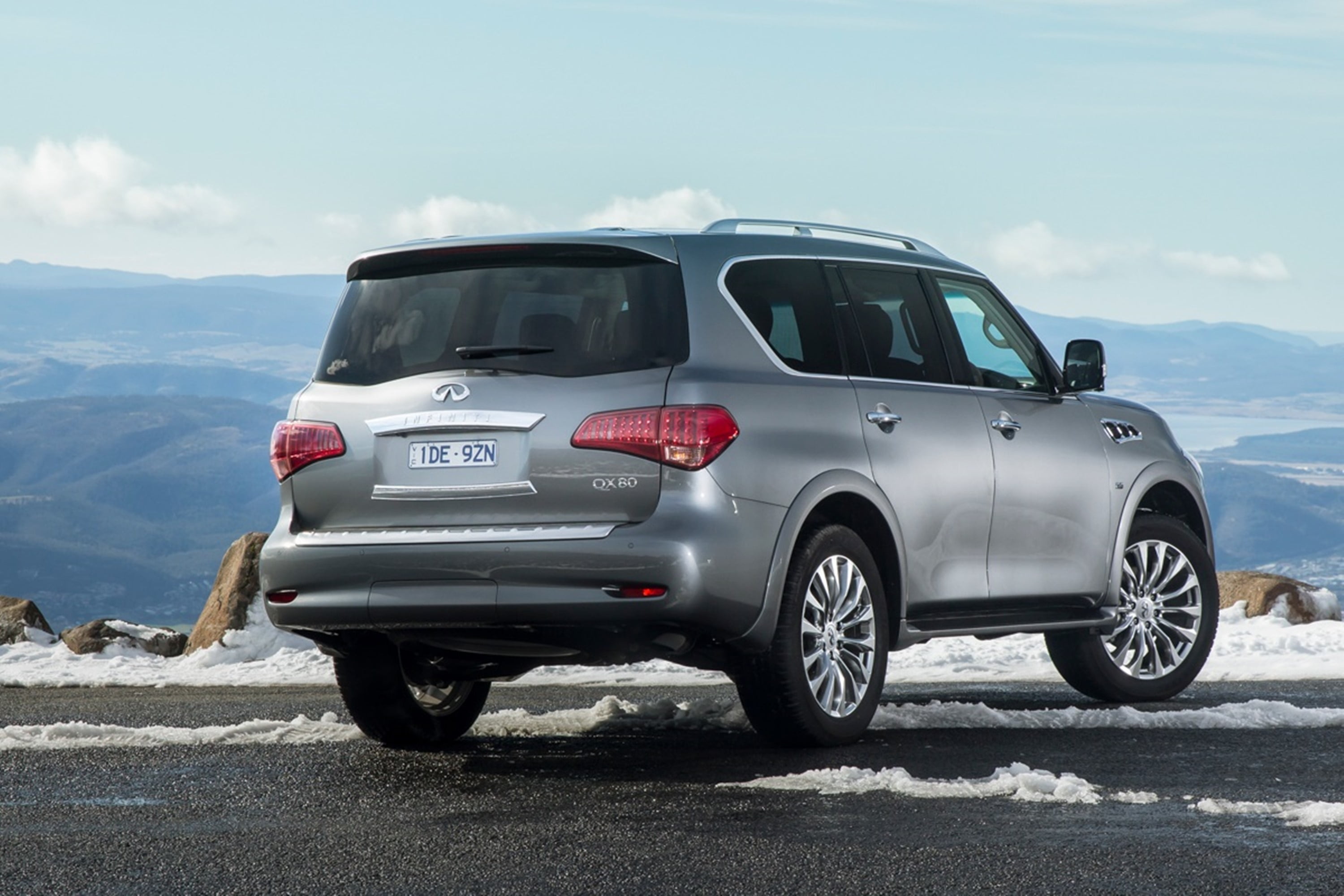  Infiniti QX80 rear