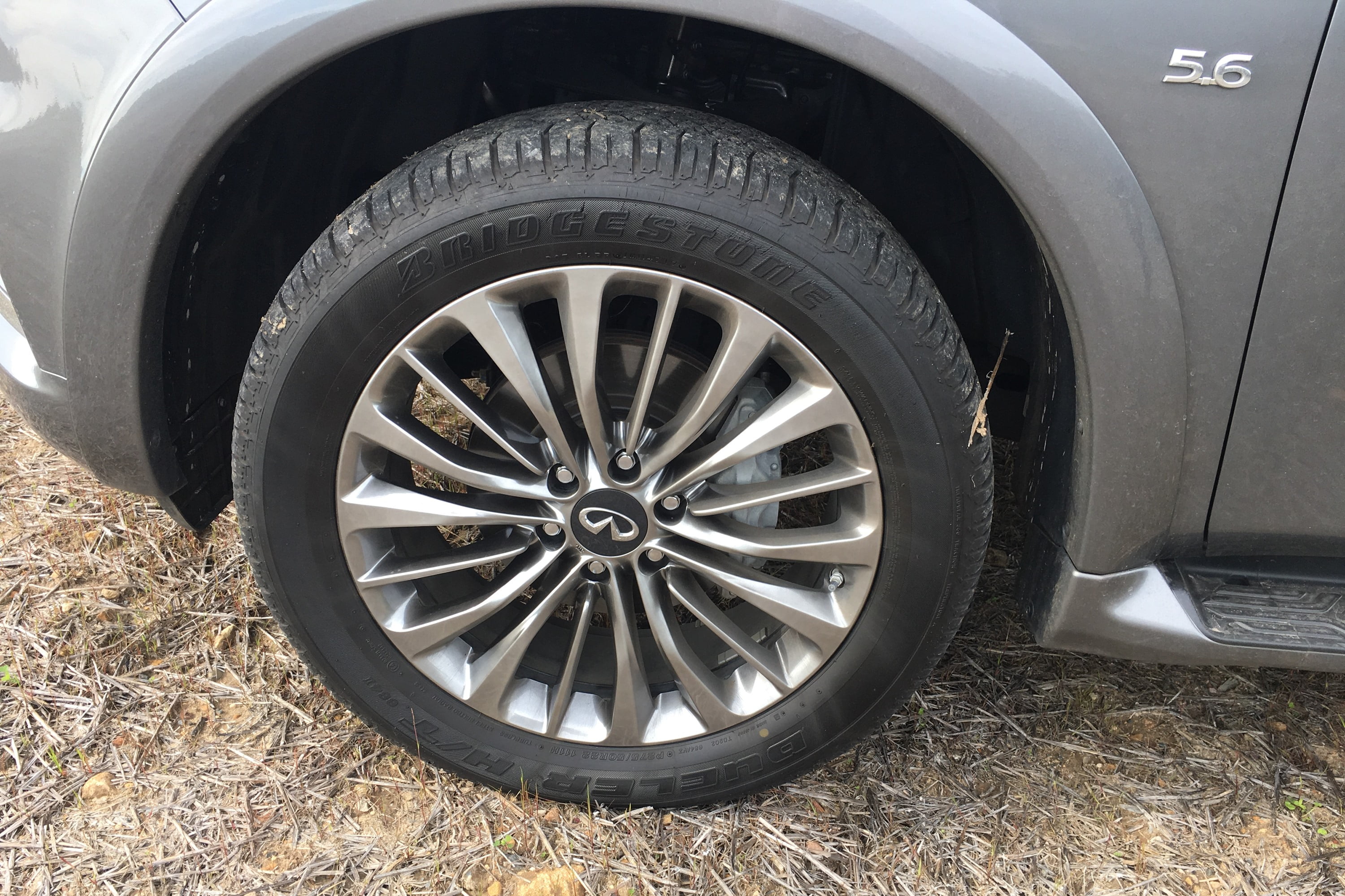  Infiniti QX80 tyres