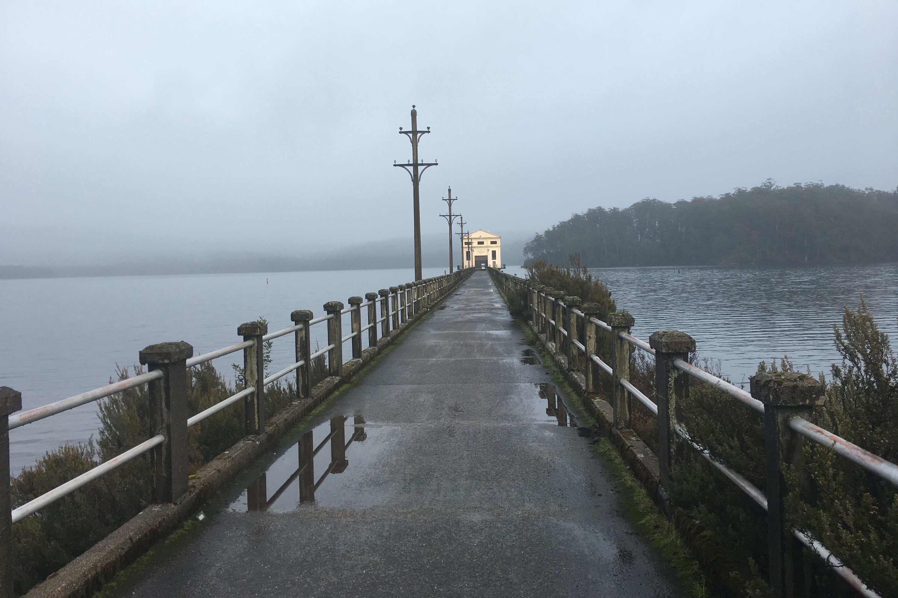 Pumphouse Point walk to pumphouse