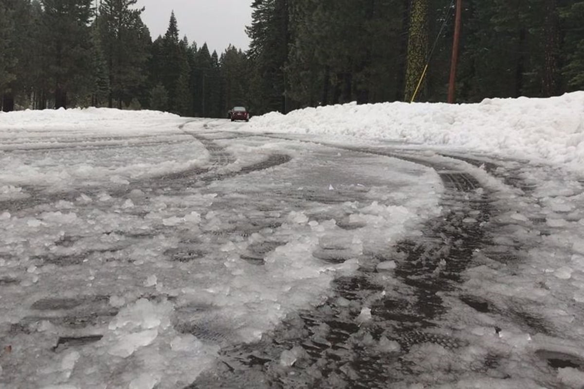 Snow driving tips fitting snow chains 1