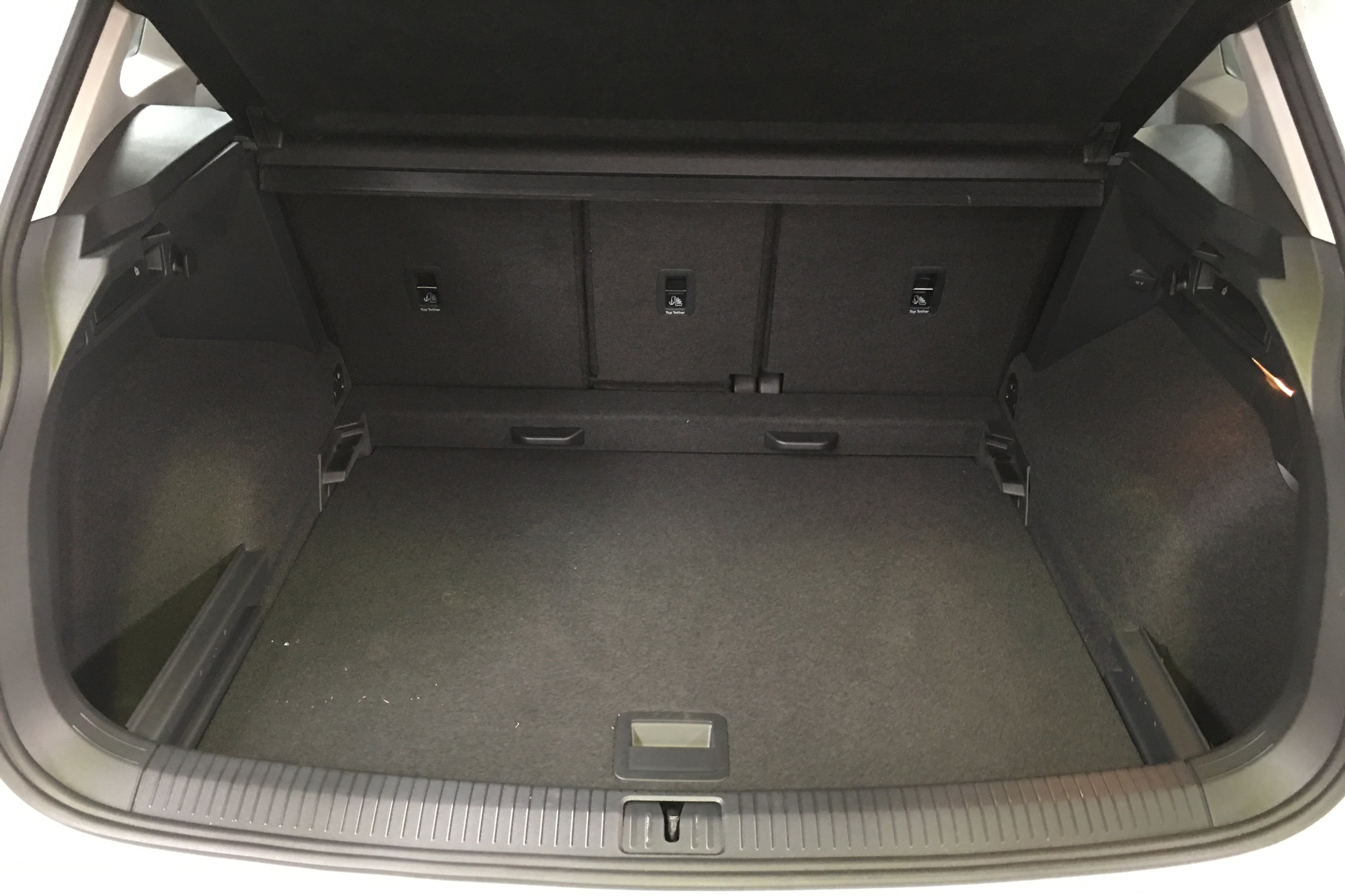 VW Tiguan 132 TSi Comfortline boot