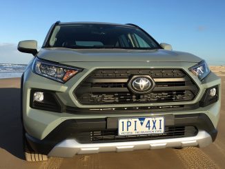 2019 Toyota RAV 4 AWD Edge bonnet grill 2