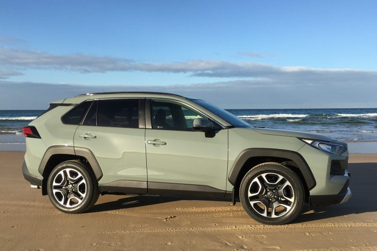 Toyota RAV4 Edge AWD SUV 2019 Review