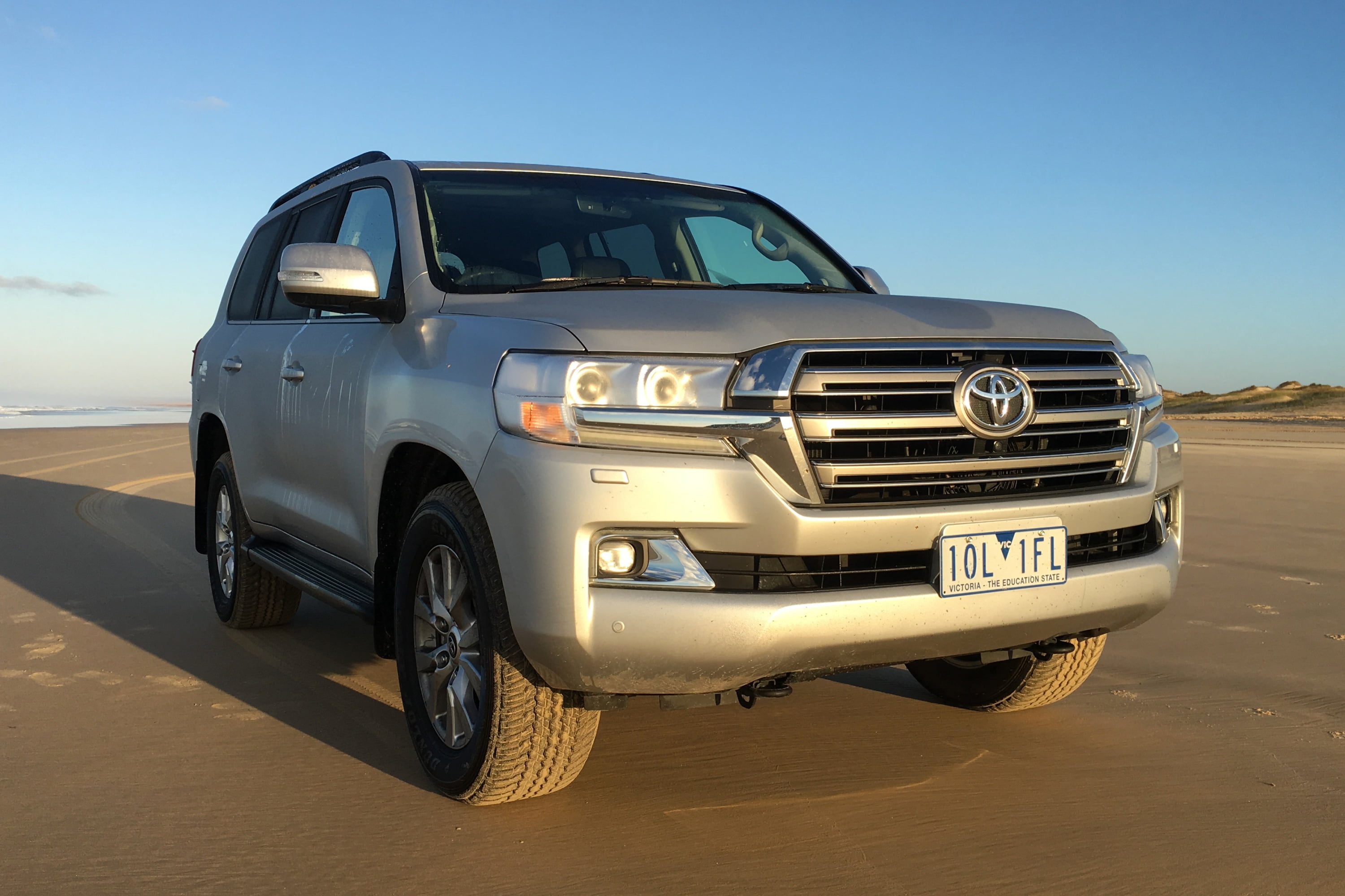 Toyota Landcruiser 0 Vx Top 5 Road Trip Features