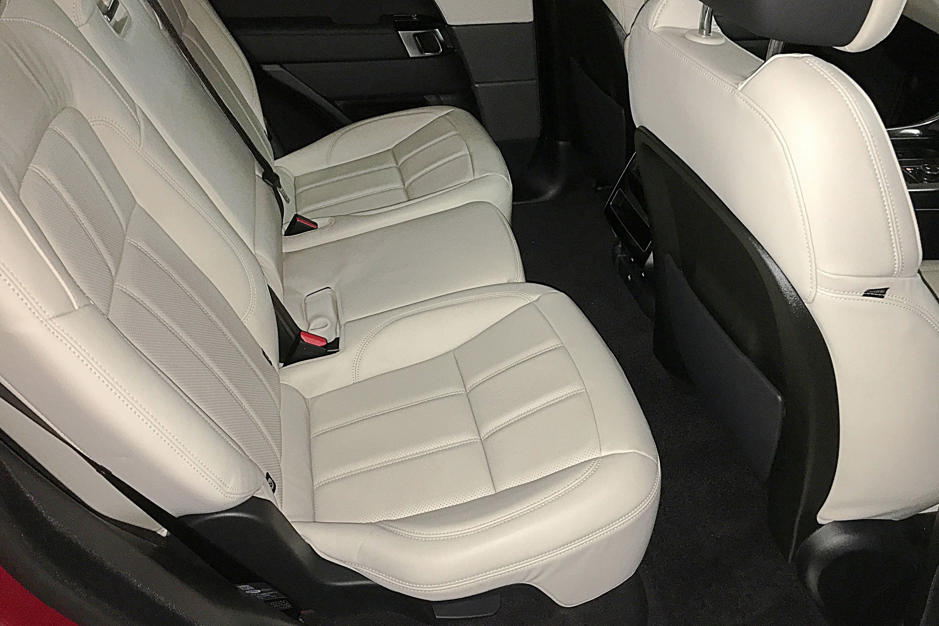 2019 Range Rover PHEV 11 rear seats