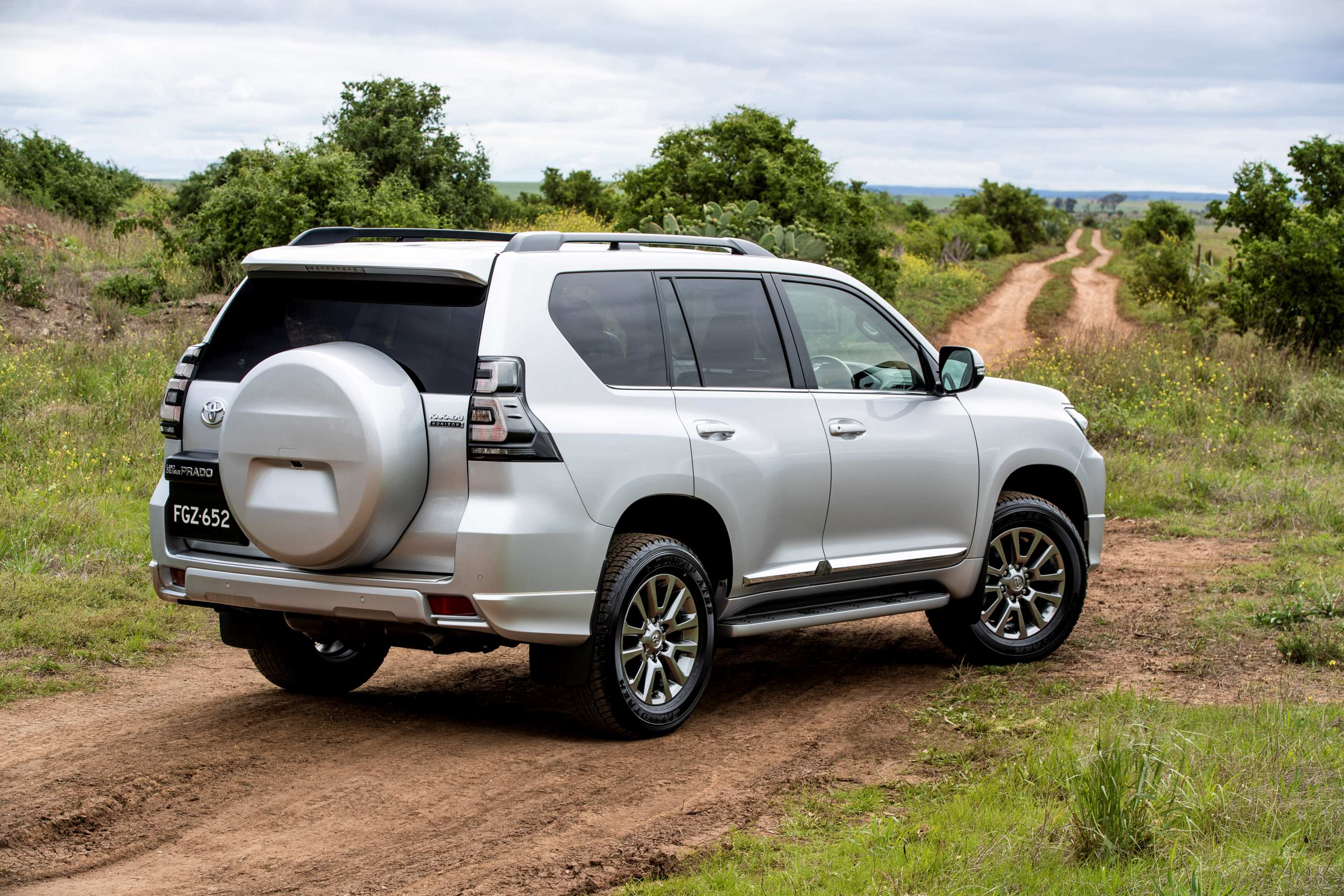 Toyota Prado Kakadu Horizon 5 exterior