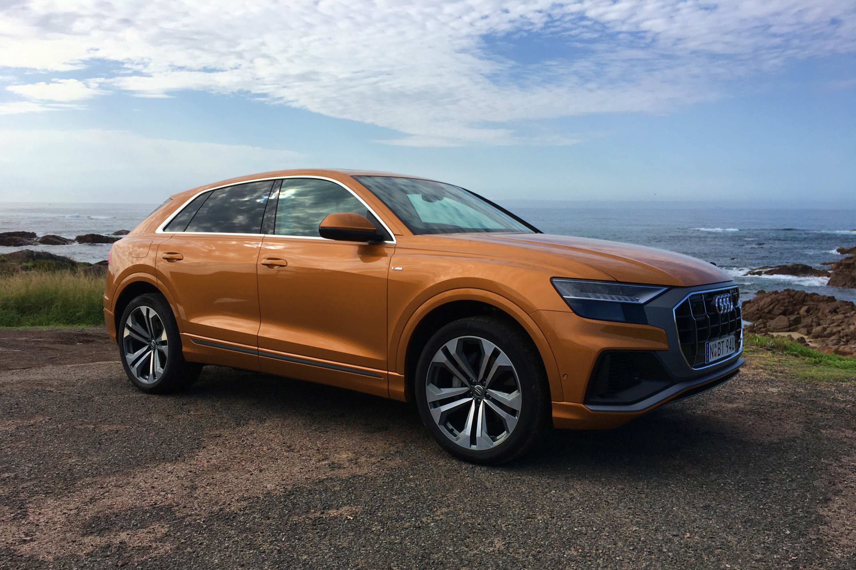 2020 Audi Q8 Premium Plus 4dr SUV AWD w/55 TFSI