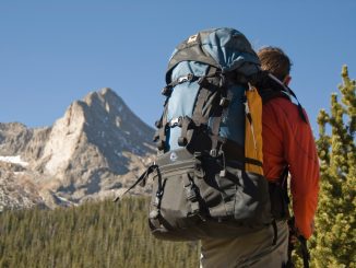 keeping safe while backpacking