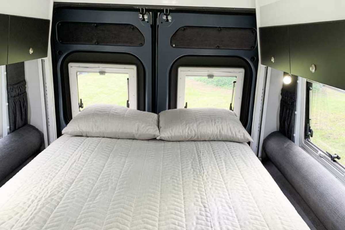 2020 Escape-V6414-Bed