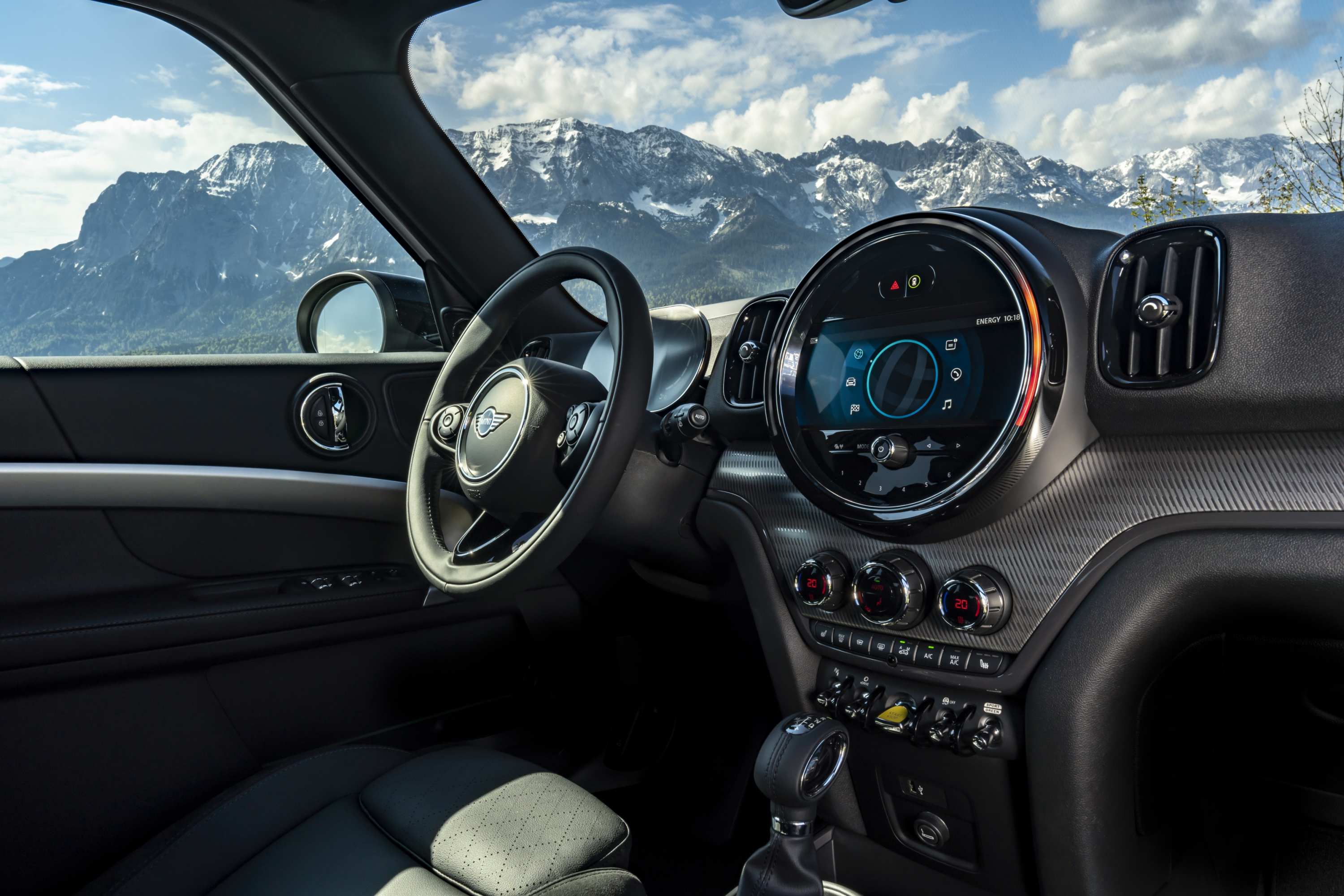 2020 MINI Countryman interior 1