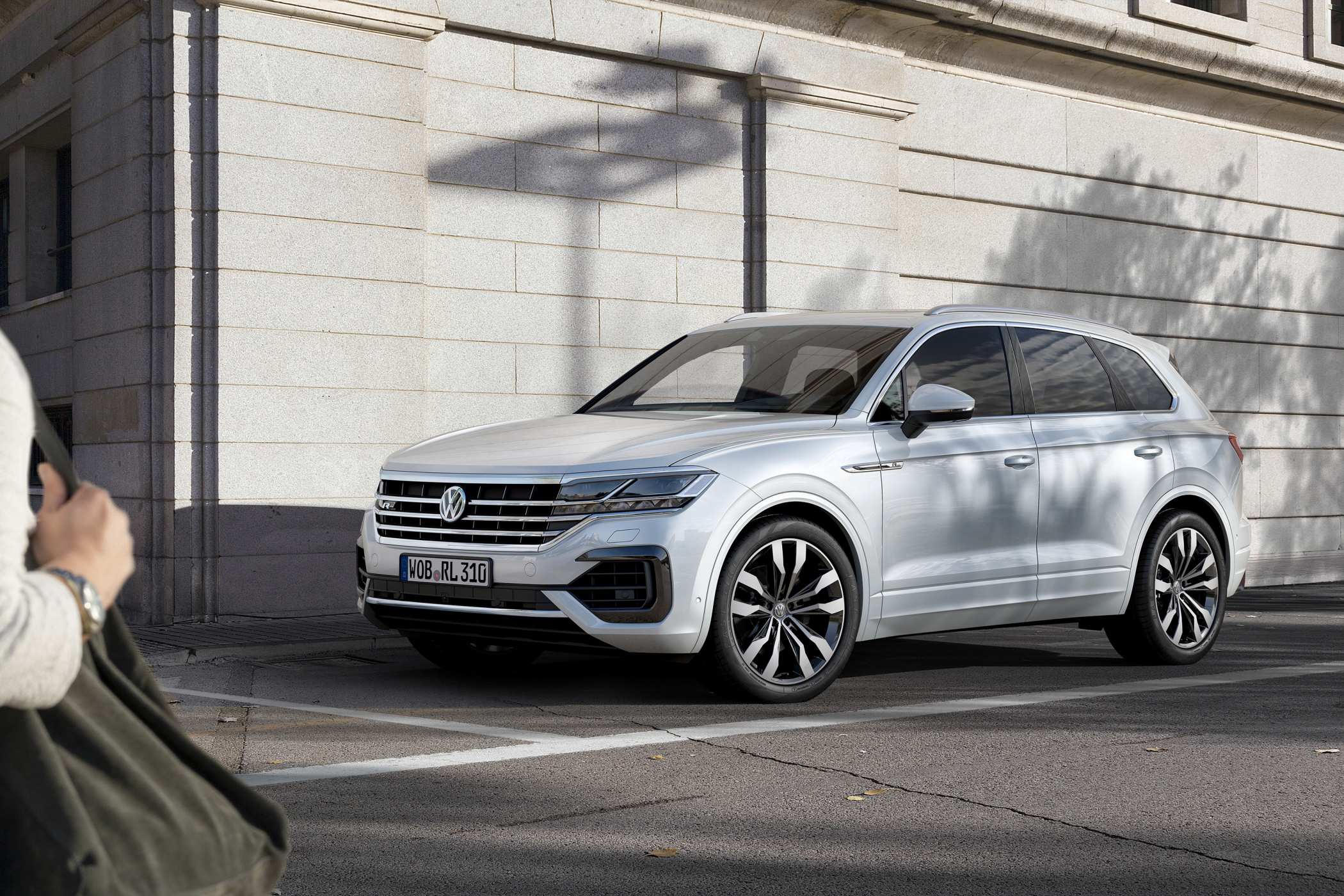 2020 Volkswagen Touareg V8.