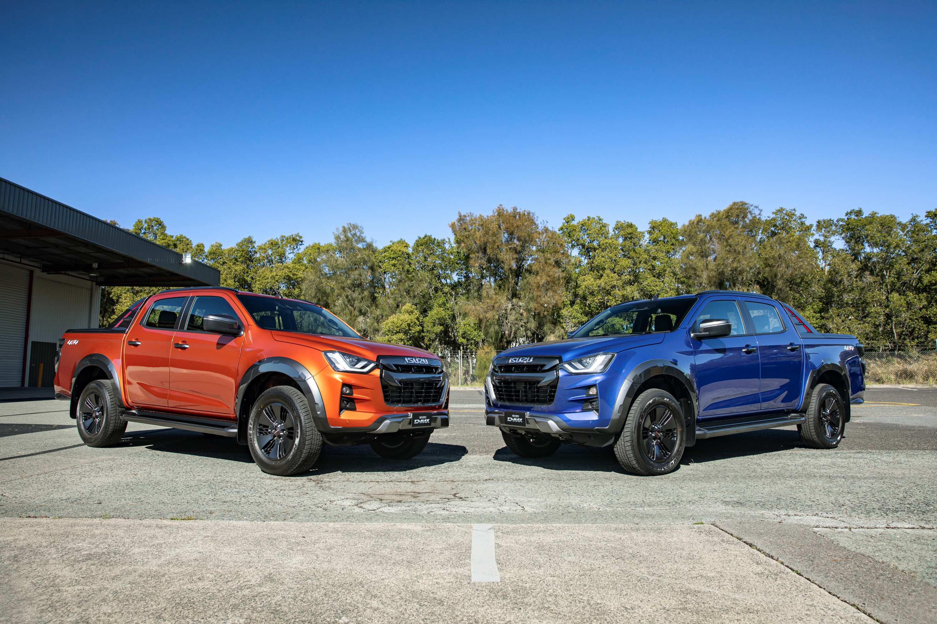 Isuzu D-MAX 21MY 4x4 X-TERRAIN Crew Cab Ute Volcanic Amber Metallic, 4x4 X-TERRAIN Crew Cab Ute Cobalt Blue mica