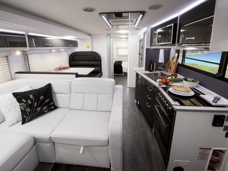 C9536SL-Longreach-Motorhome-