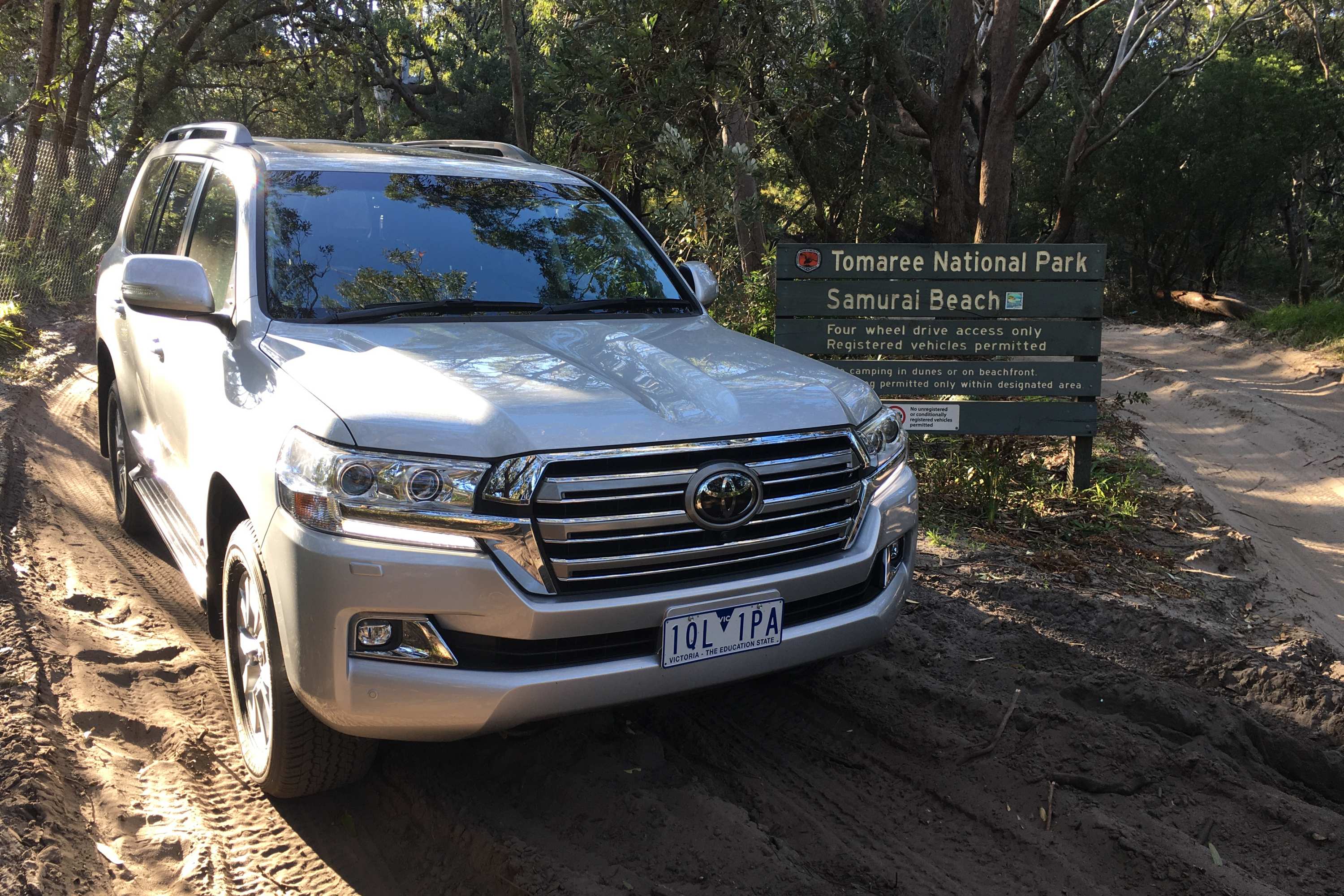 Toyota LandCruiser Sahara 2020 front qtr 1