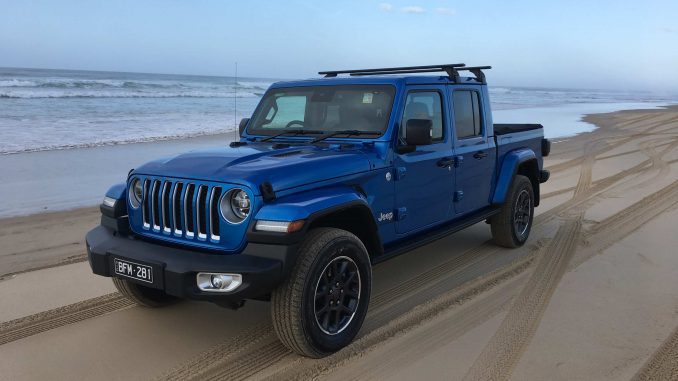 Jeep Gladiator Overland 4WD Ute front quarter