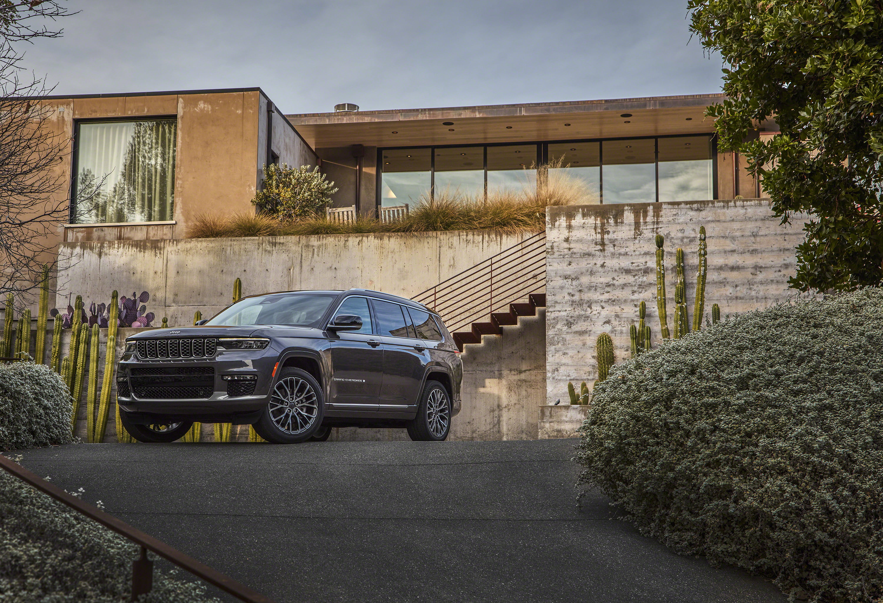 All-new 2021 Jeep Grand Cherokee L Summit Reserve