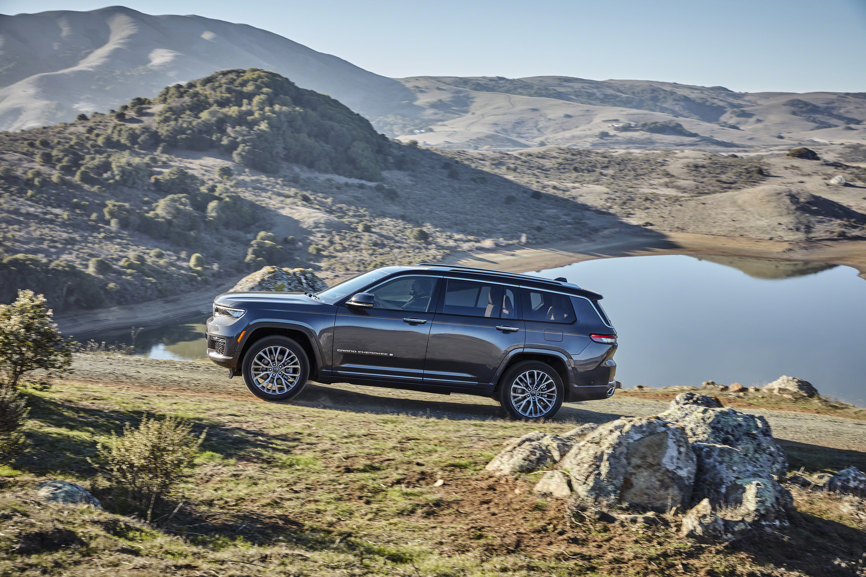 All-new 2021 Jeep Grand Cherokee L Summit Reserve