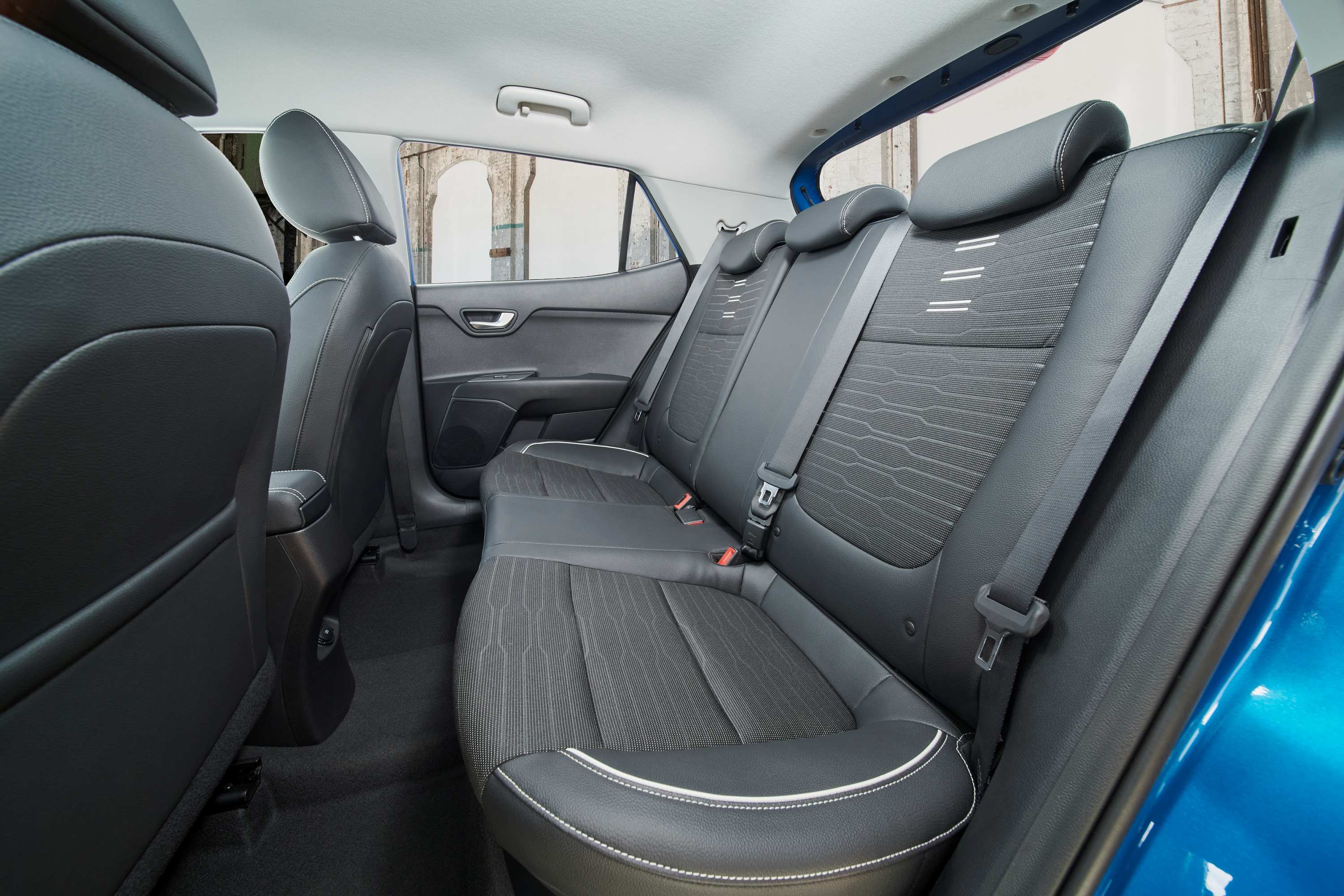 M21 Kia Stonic GT Line rear seats