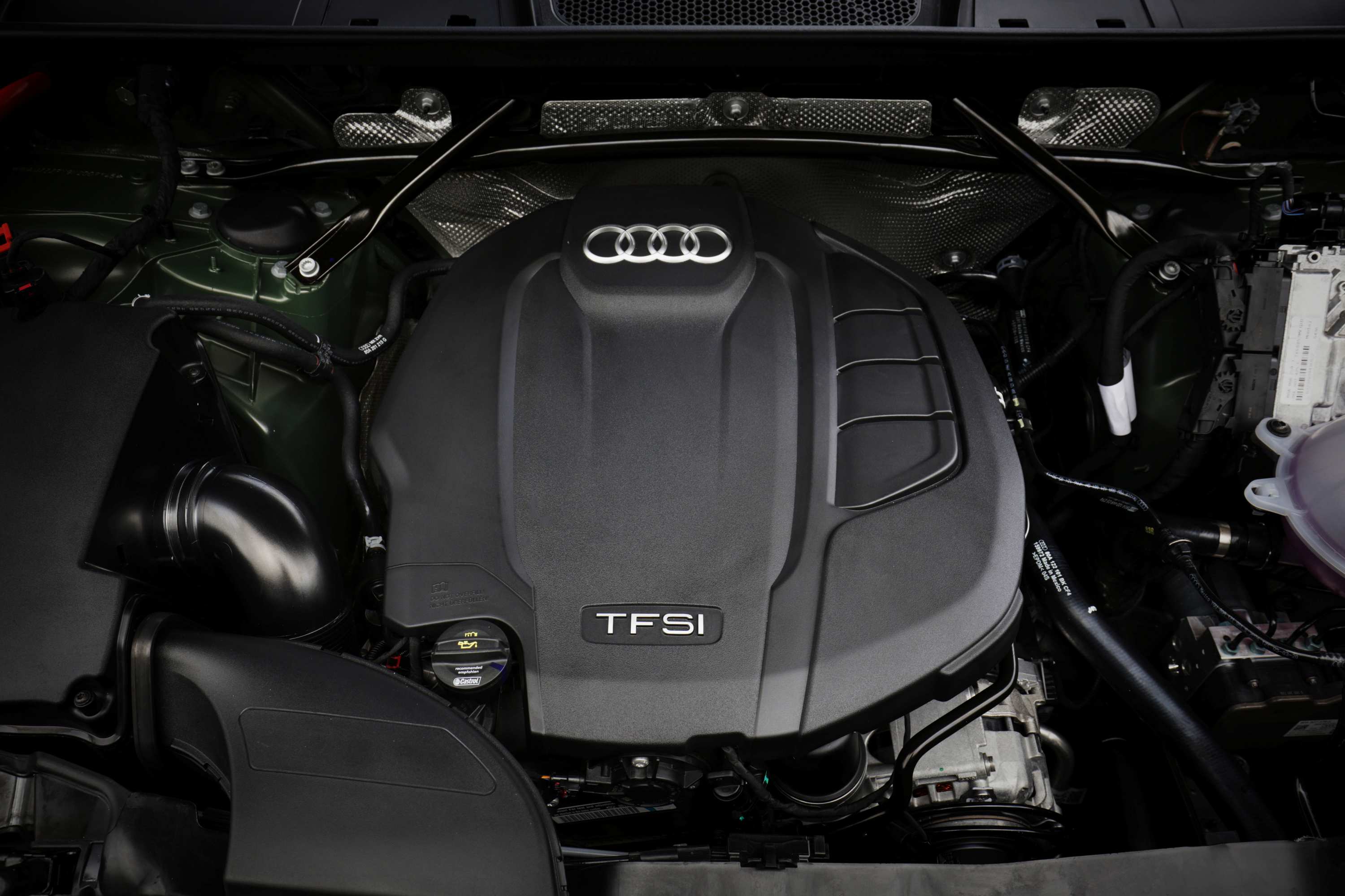 Audi Q5 2021 TFSI Engine