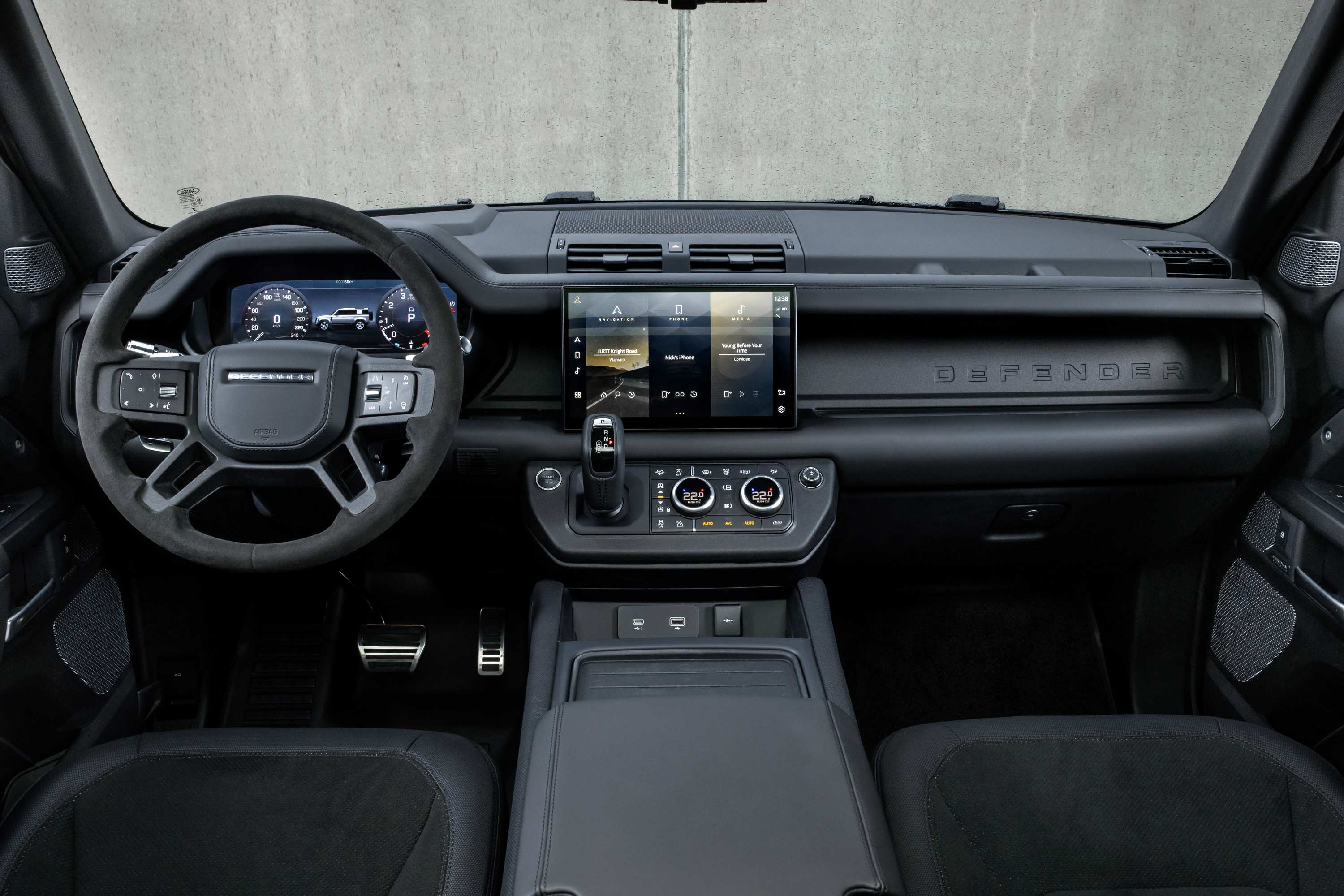 2021 Land Rover Defender V8 dash