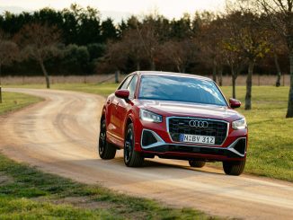 2021 AUDI Q2 40TFSI driving