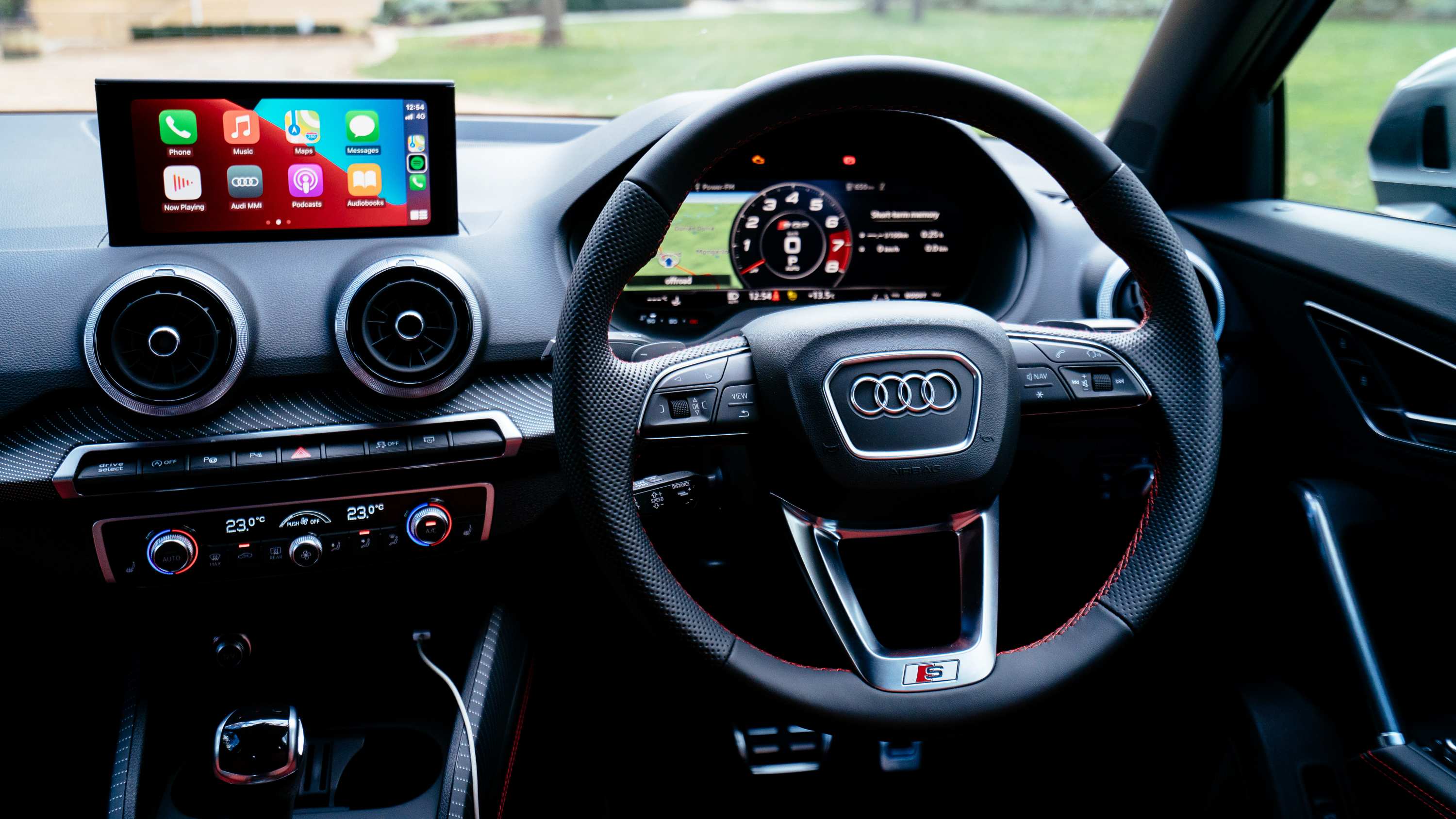 2021 AUDI SQ2 dash