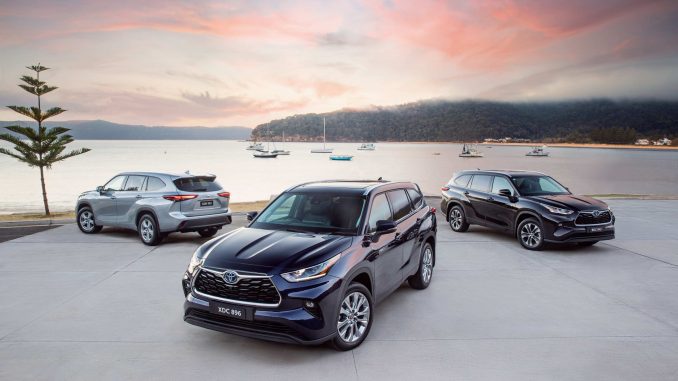 2021 Toyota Kluger range (L-R) GX petrol, Grande Hybrid, GXL Hybrid.