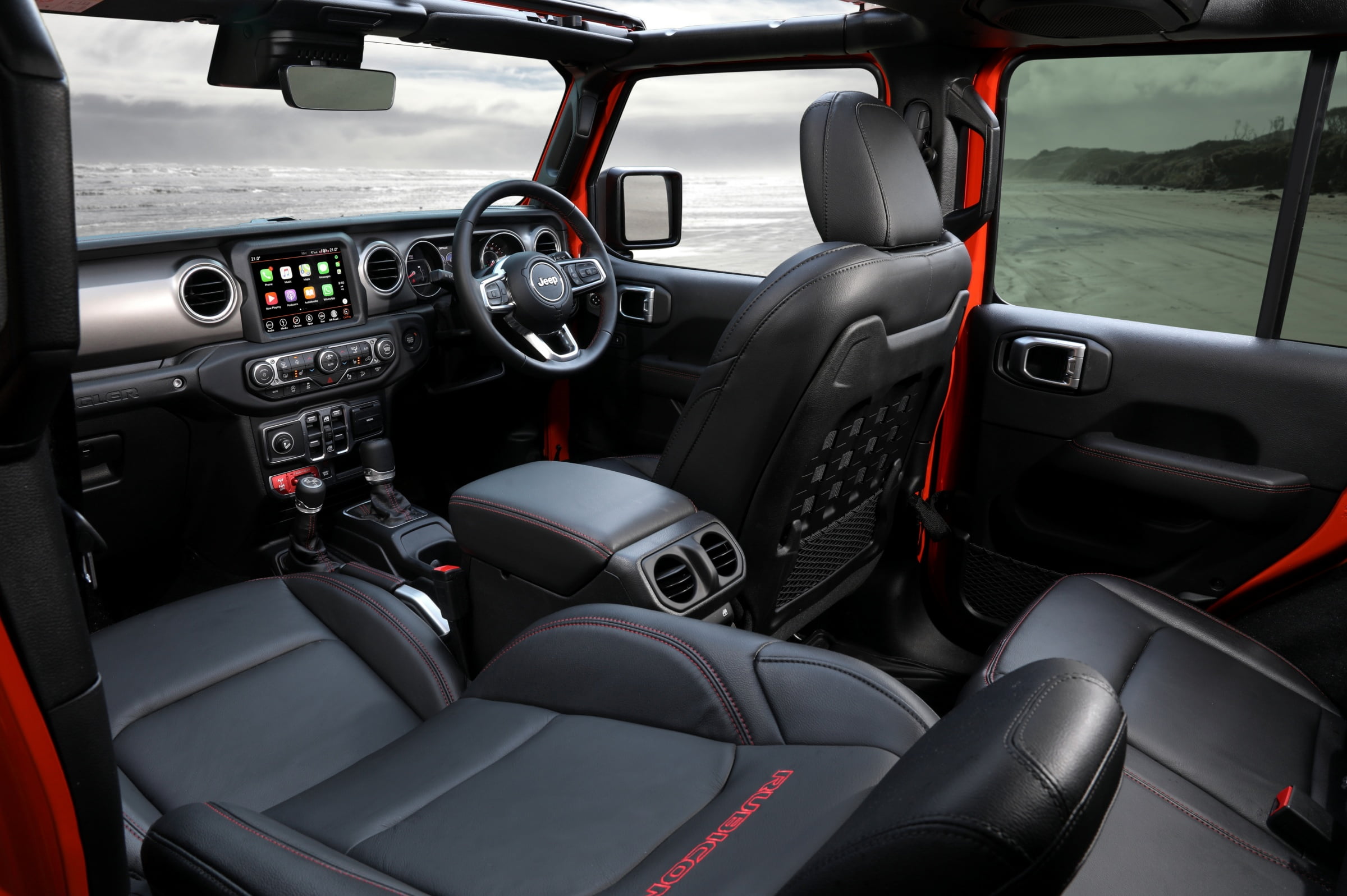 Jeep Wrangler Rubicon interior 2