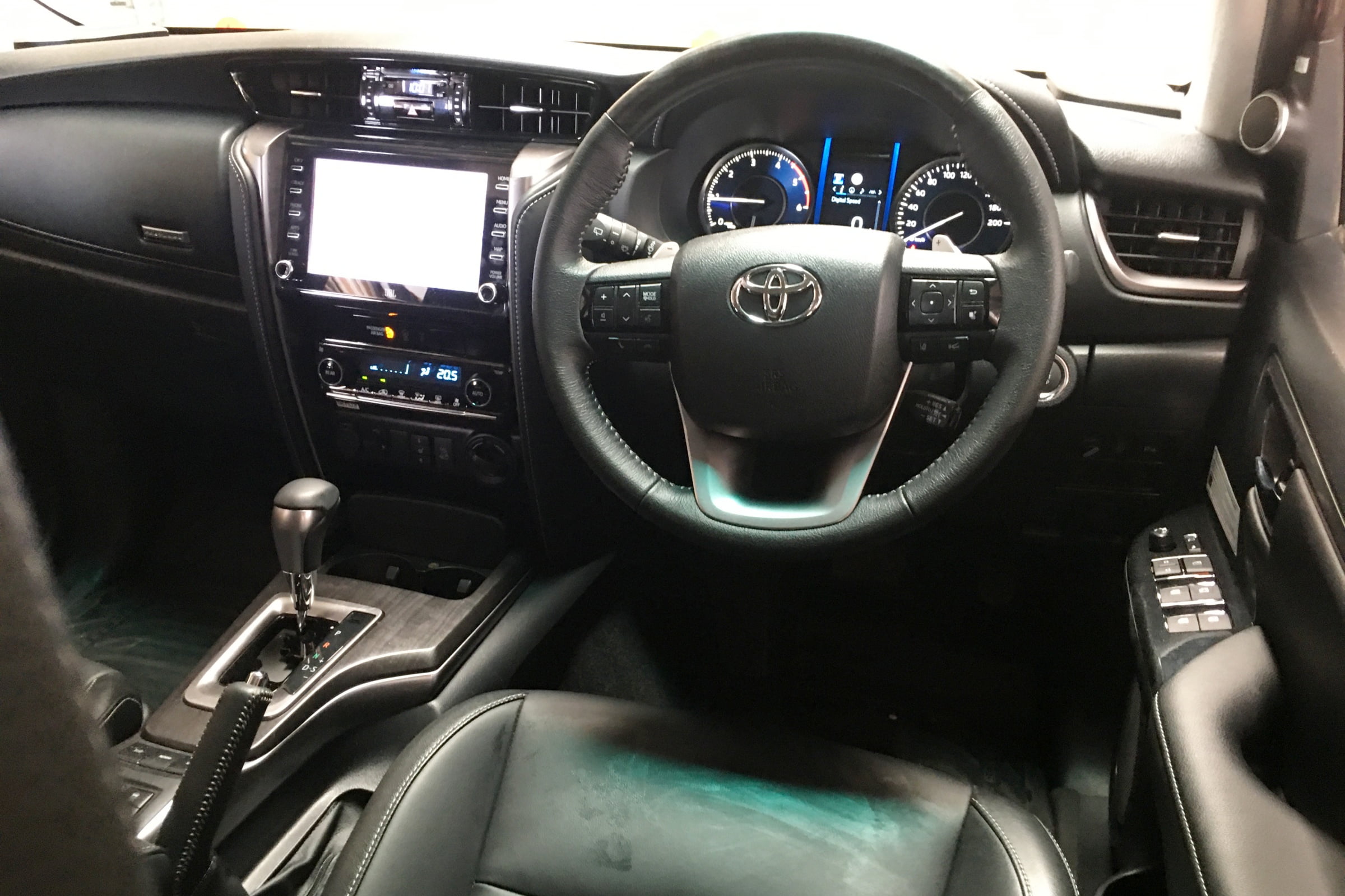 Toyota Fortuner Crusade interior