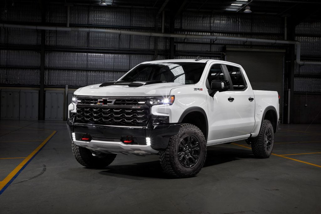 SILVERADO HD ZR2 F3Q Lowres