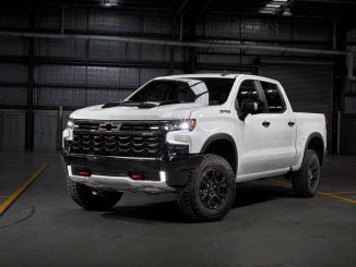 SILVERADO HD ZR2 F3Q Lowres