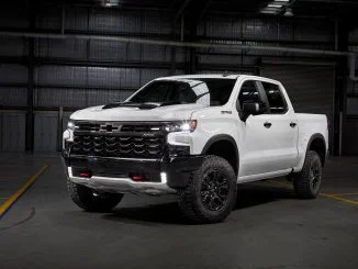 SILVERADO HD ZR2 F3Q Lowres